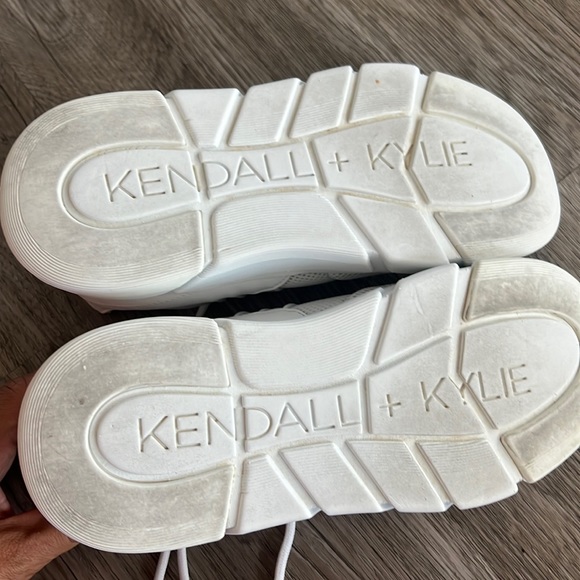 White Kendall & Kylie Sneakers - Picture 2 of 5